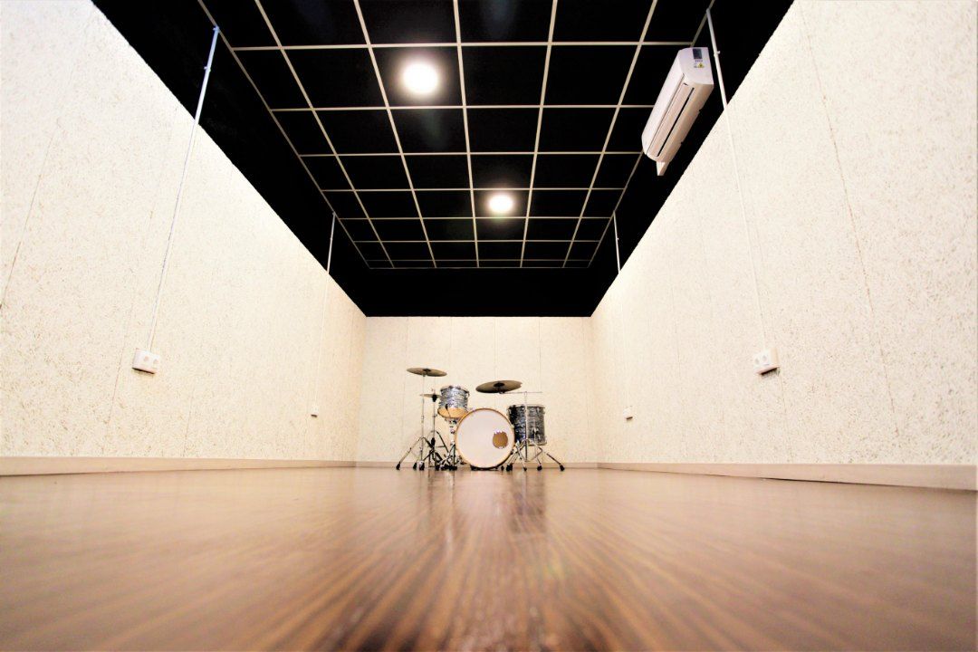 vista de la sala desde el suelo